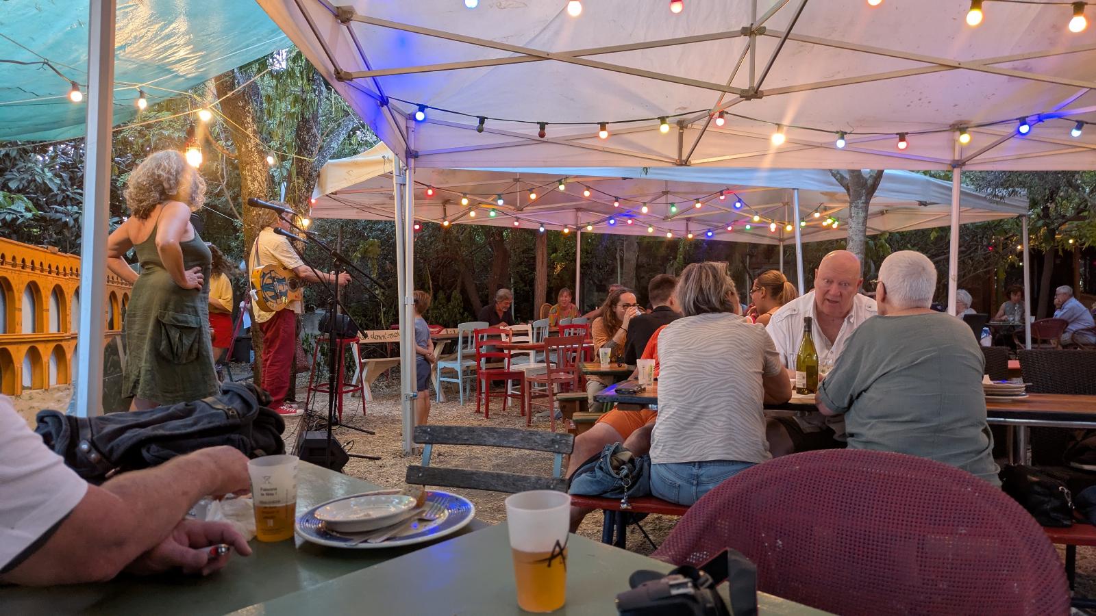 Guinguette exceptionnelle : dépêchez-vous (fin de saison) - Aubussargues